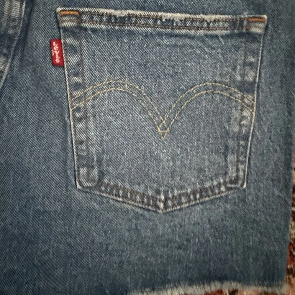 Levi’s 501 High Rise Women’s Shorts Size 28 Medium Wash Cut Off Blue Denim NWT - Picture 8 of 15